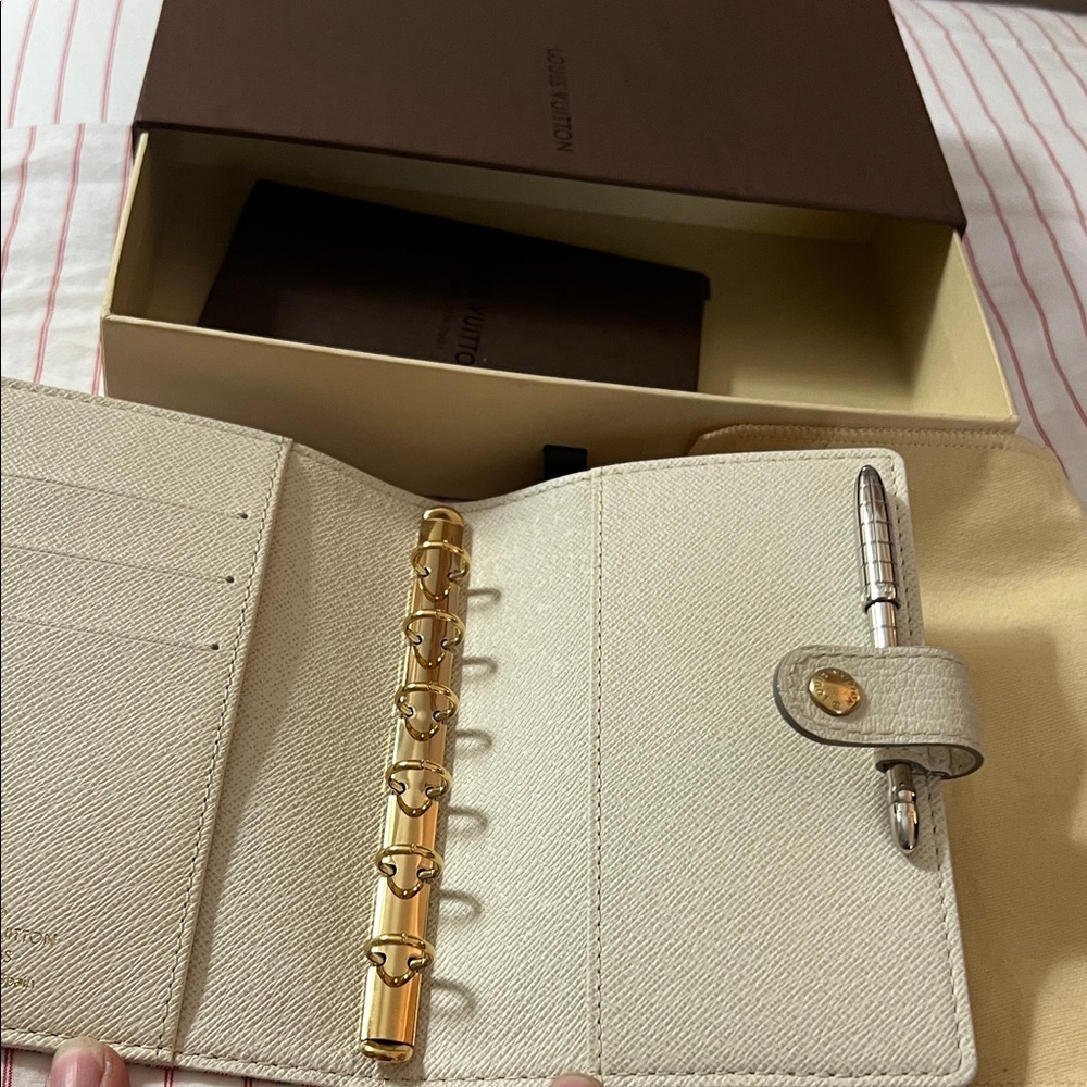 Louis Vuitton mini lin Pink and Cream Monogram 2009 vintage agenda - Picture 2 of 7